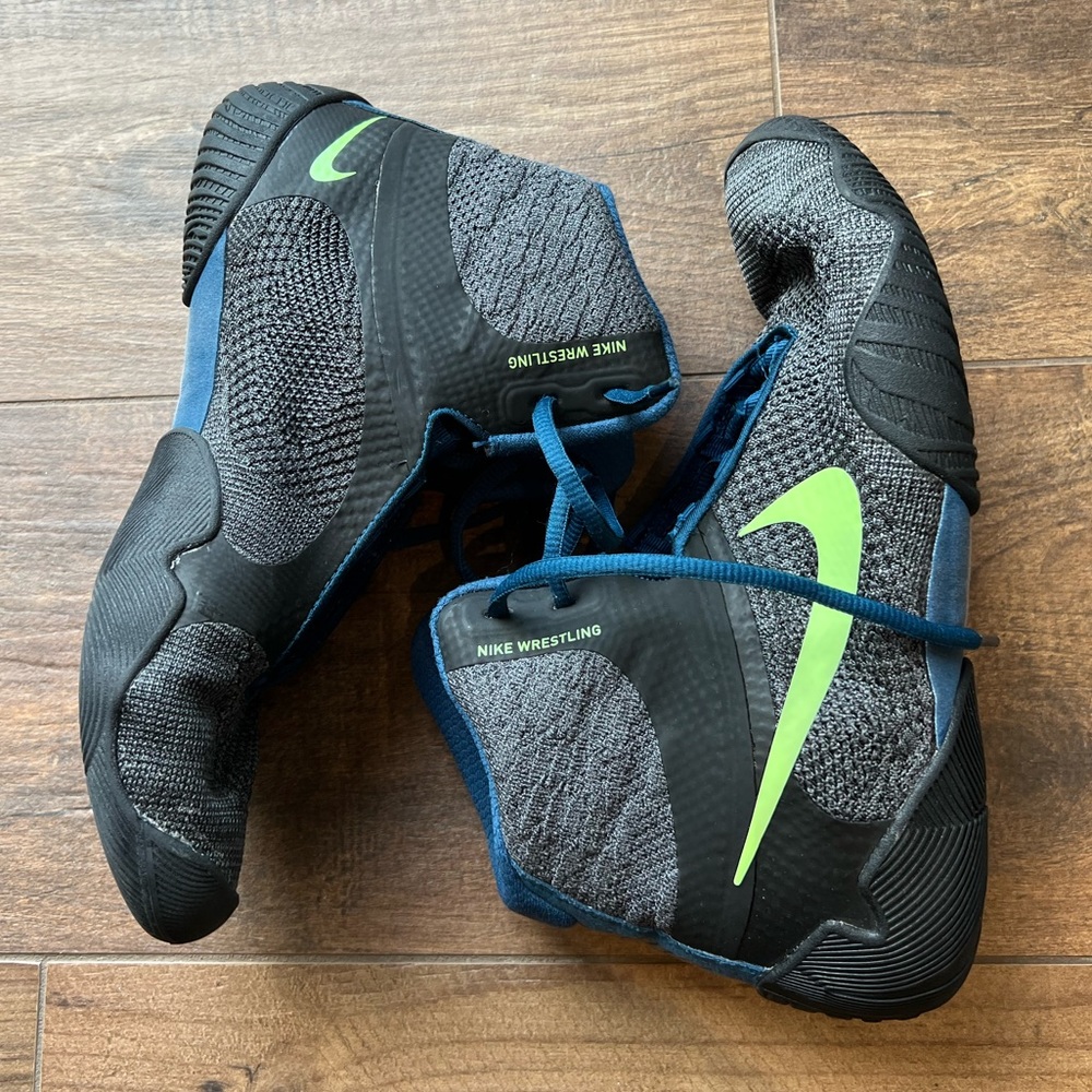 Nike wrestling shoes